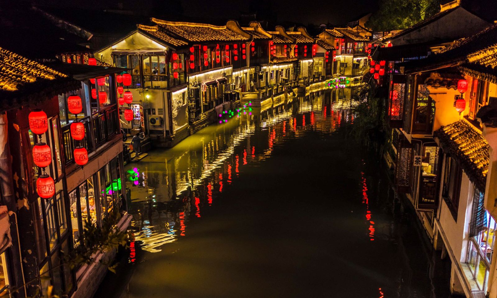 朱家角水郷への日帰り旅行：上海で最も保存状態の良い水郷の一つ、朱家角水郷への半日旅行で、都会の喧騒から逃れよう